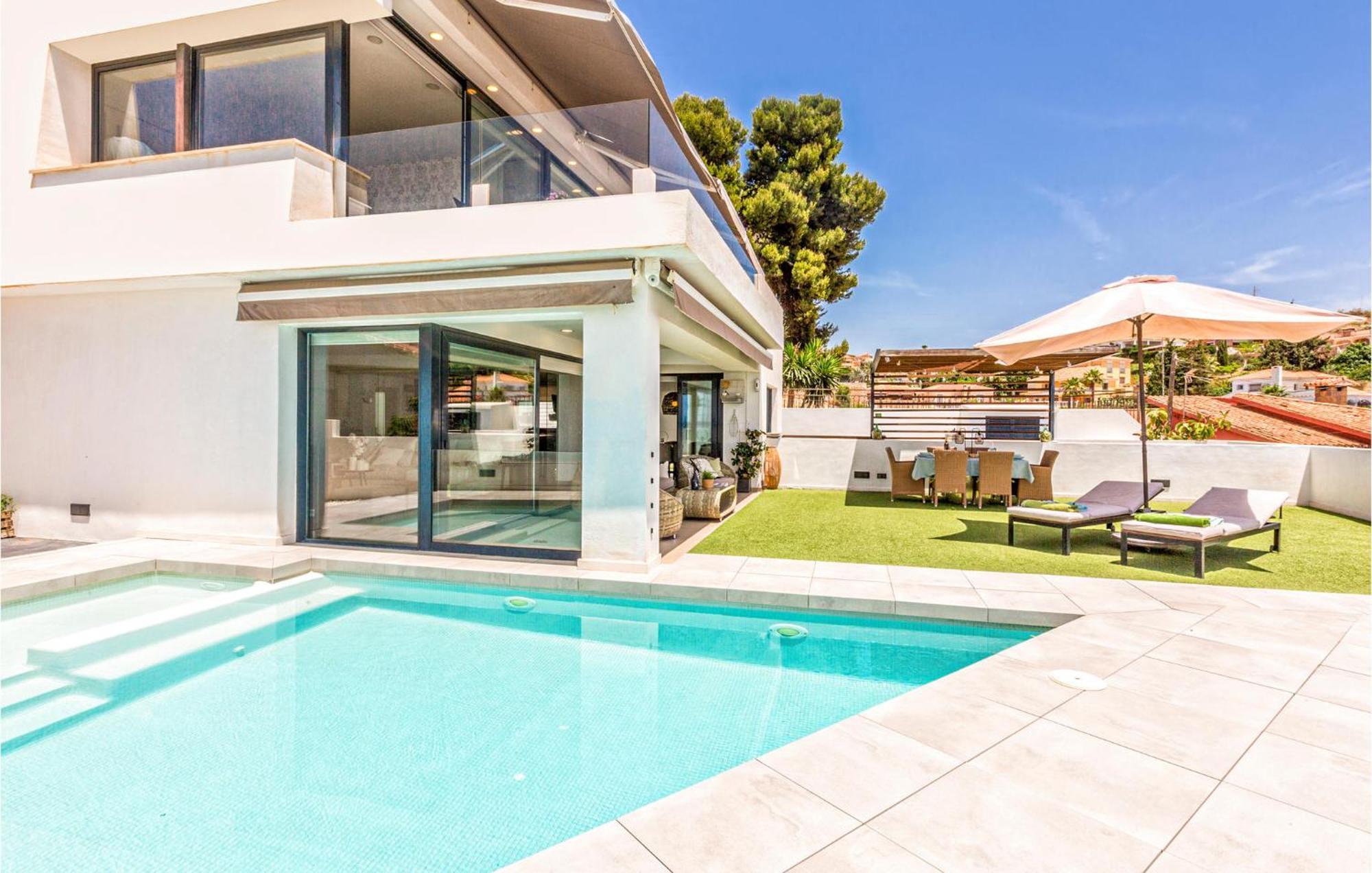 Awesome Home In Cala Del Moral With Kitchen La Cala Del Moral Exterior photo